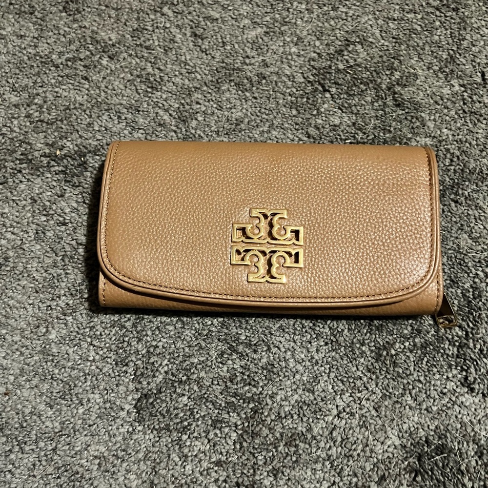 Tory Burch wallet